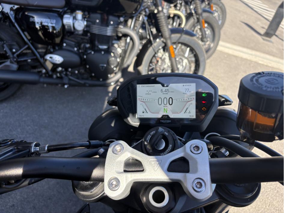 TRIUMPH STREET TRIPLE 765 RS