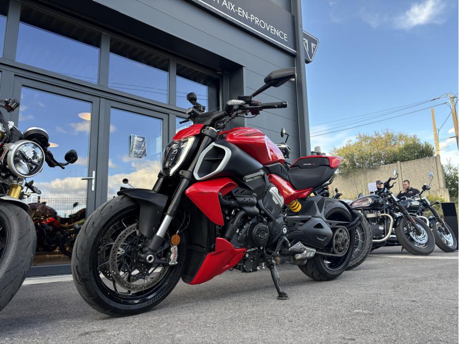DUCATI DIAVEL V4