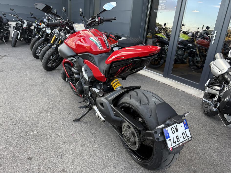 DUCATI DIAVEL V4