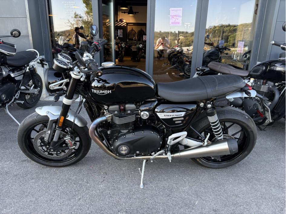 TRIUMPH SPEED TWIN 1200