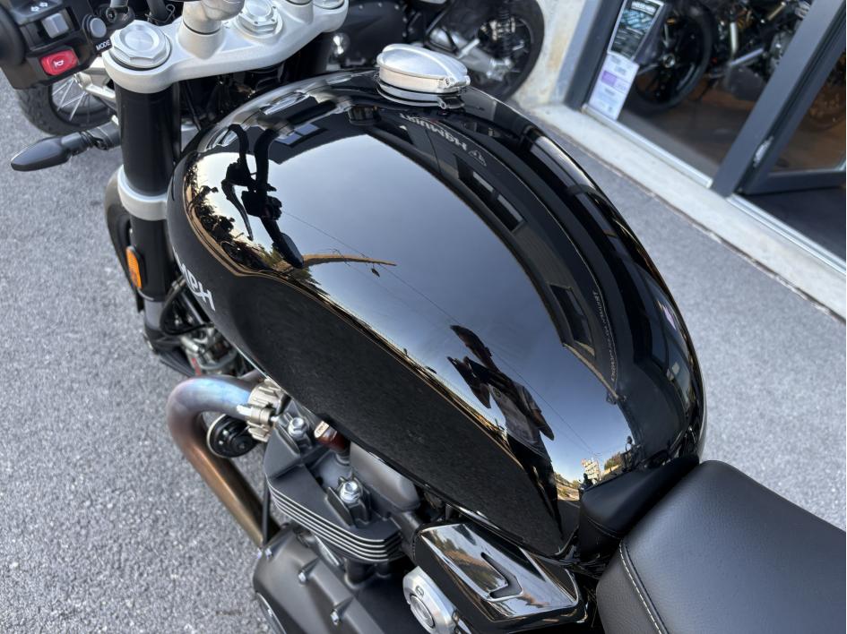 TRIUMPH SPEED TWIN 1200