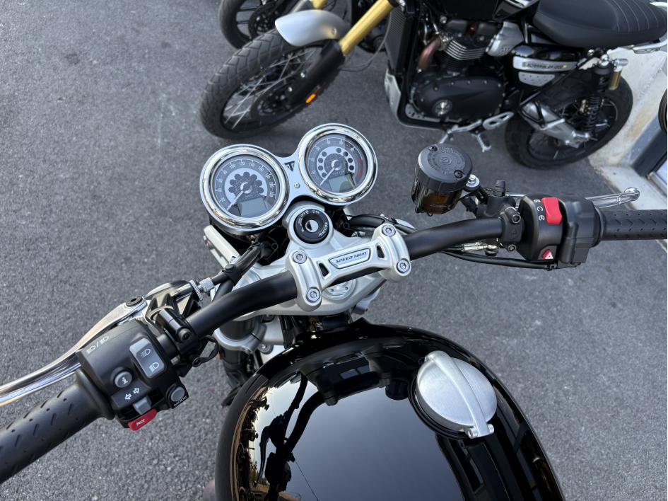 TRIUMPH SPEED TWIN 1200