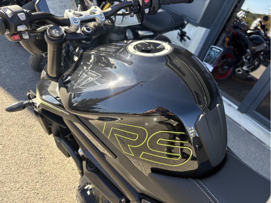 TRIUMPH STREET TRIPLE 765 RS