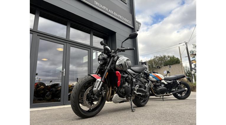 TRIUMPH TRIDENT 660