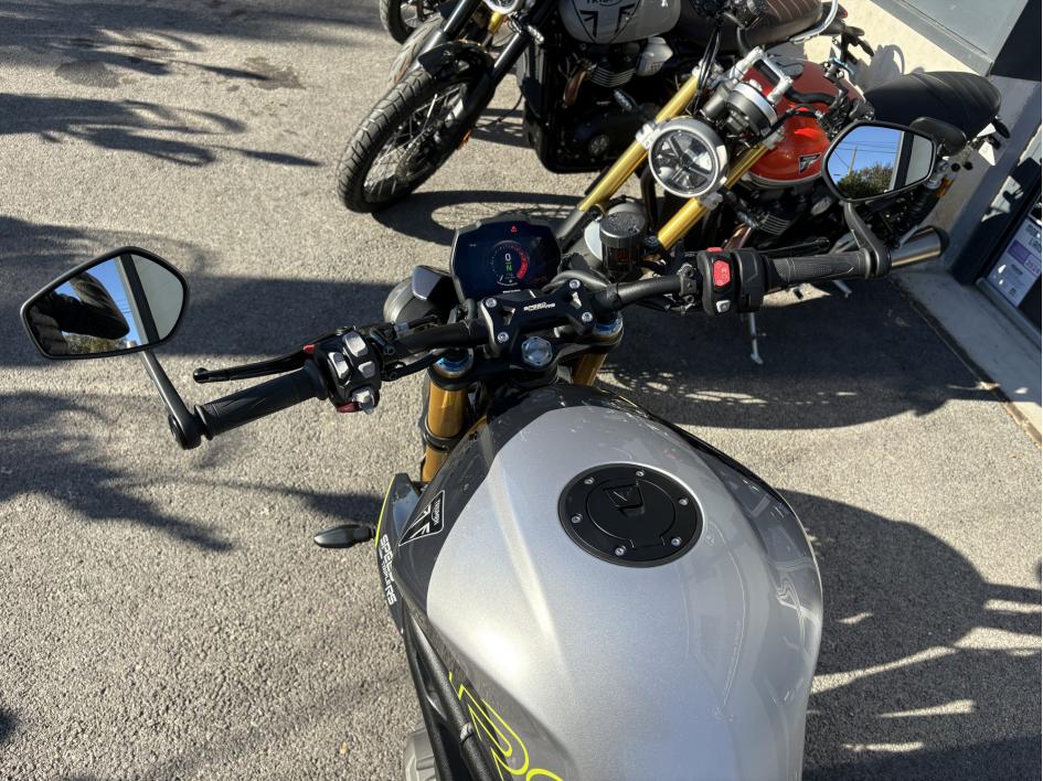 TRIUMPH SPEED TRIPLE 1200 RS