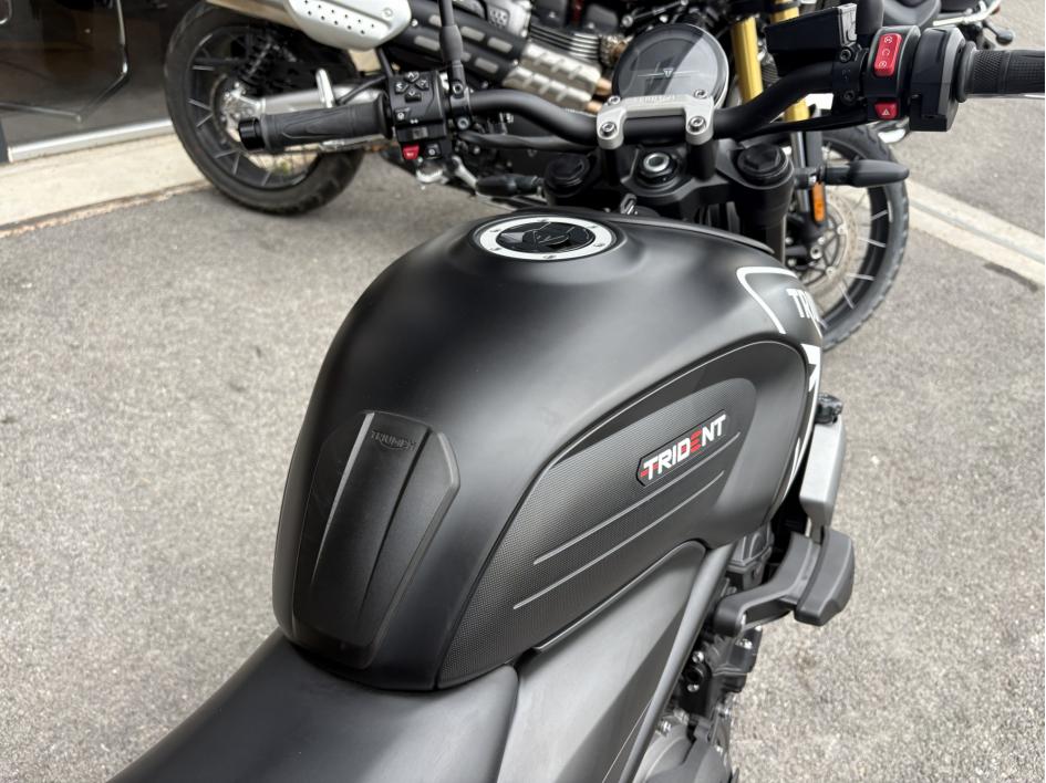 TRIUMPH TRIDENT 660 A2