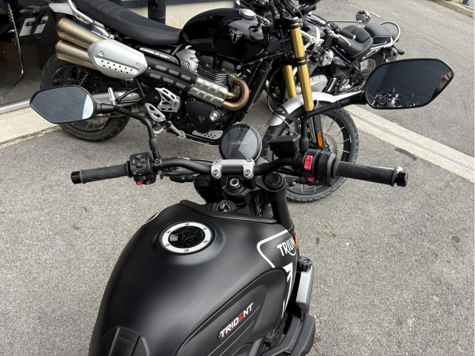 TRIUMPH TRIDENT 660 A2