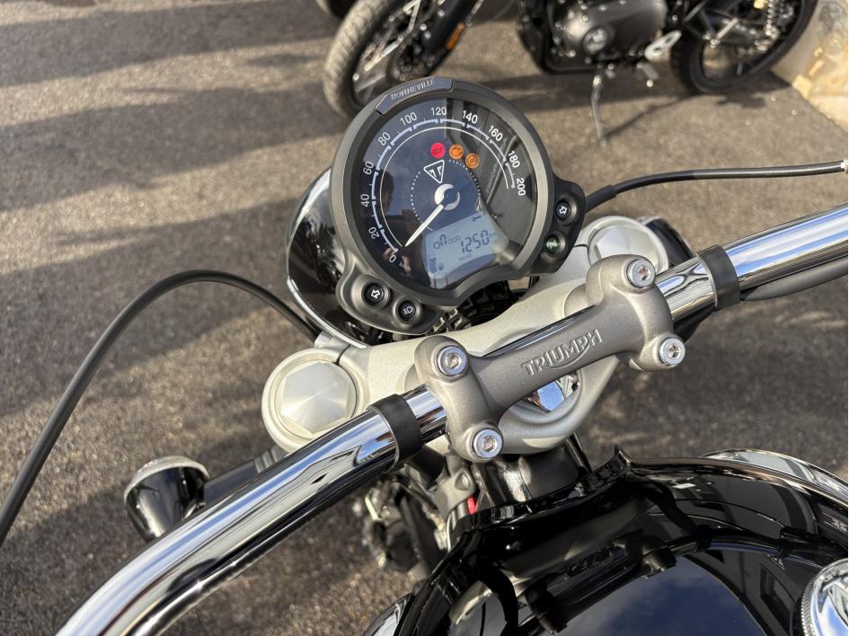 TRIUMPH BONNEVILLE SPEEDMASTER 1200