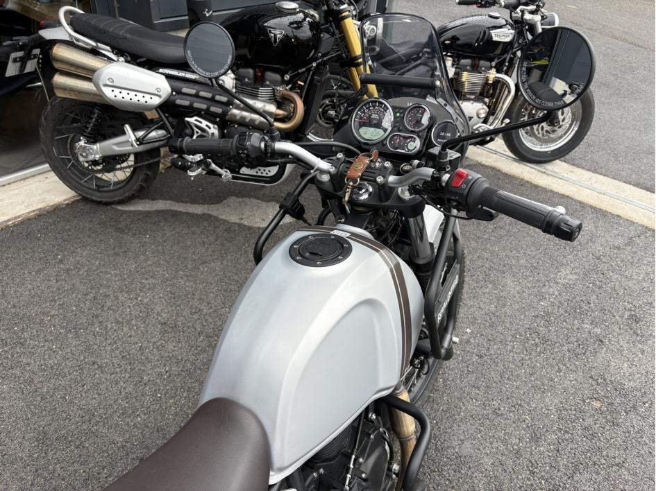 ROYAL ENFIELD HYMALAYAN 400