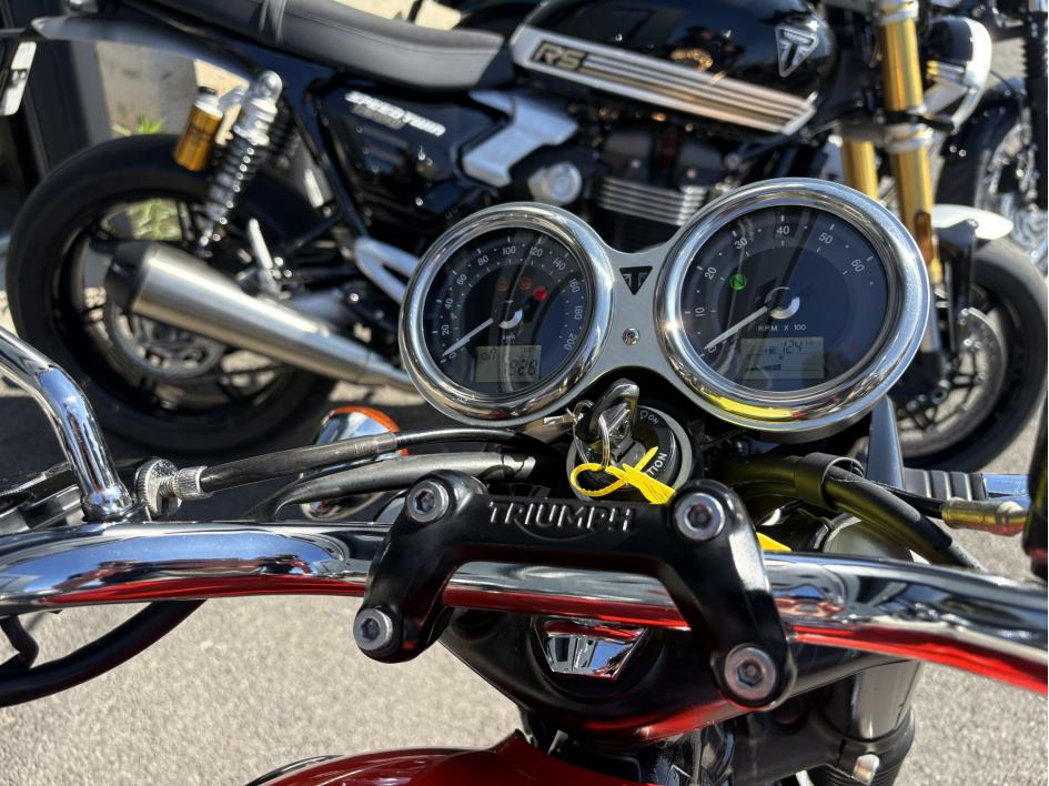 TRIUMPH Bonneville T100