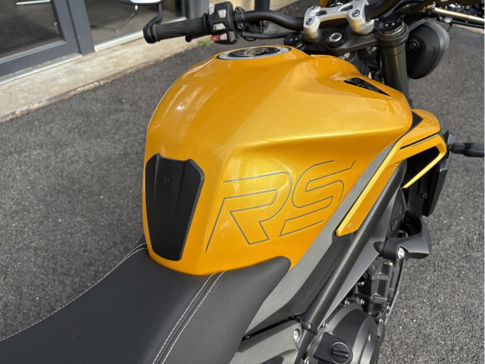 TRIUMPH STREET TRIPLE 765 RS