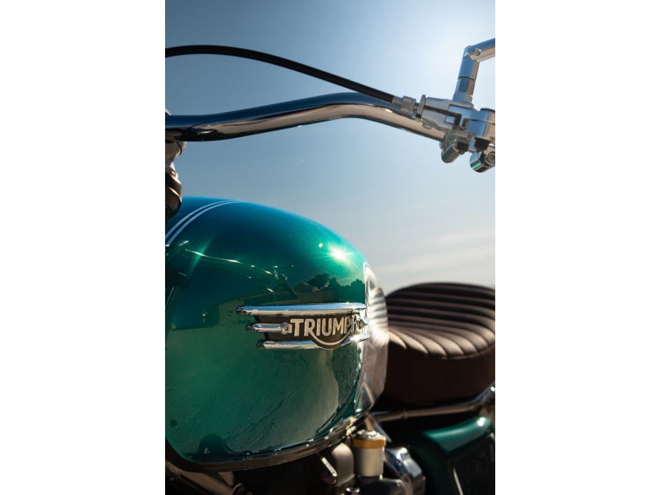 TRIUMPH BONNEVILLE T120 FCR RIDE N CHROME