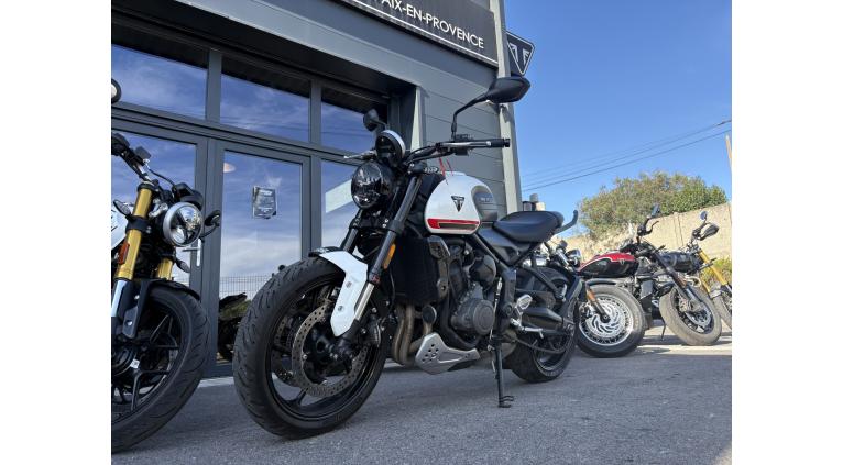 TRIUMPH TRIDENT 660