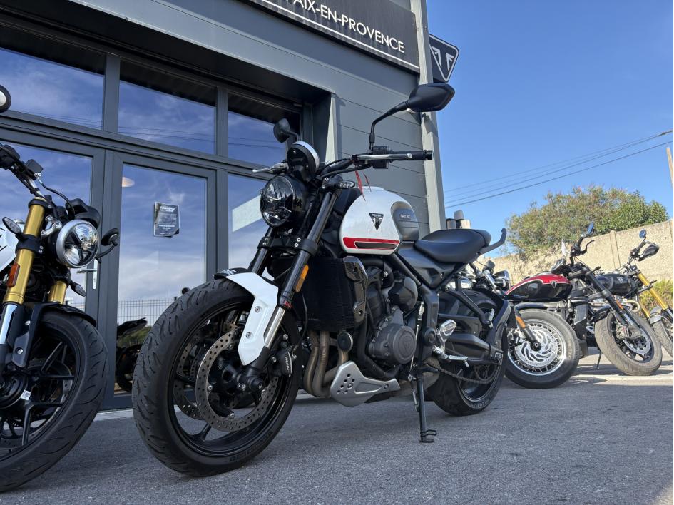 TRIUMPH TRIDENT 660