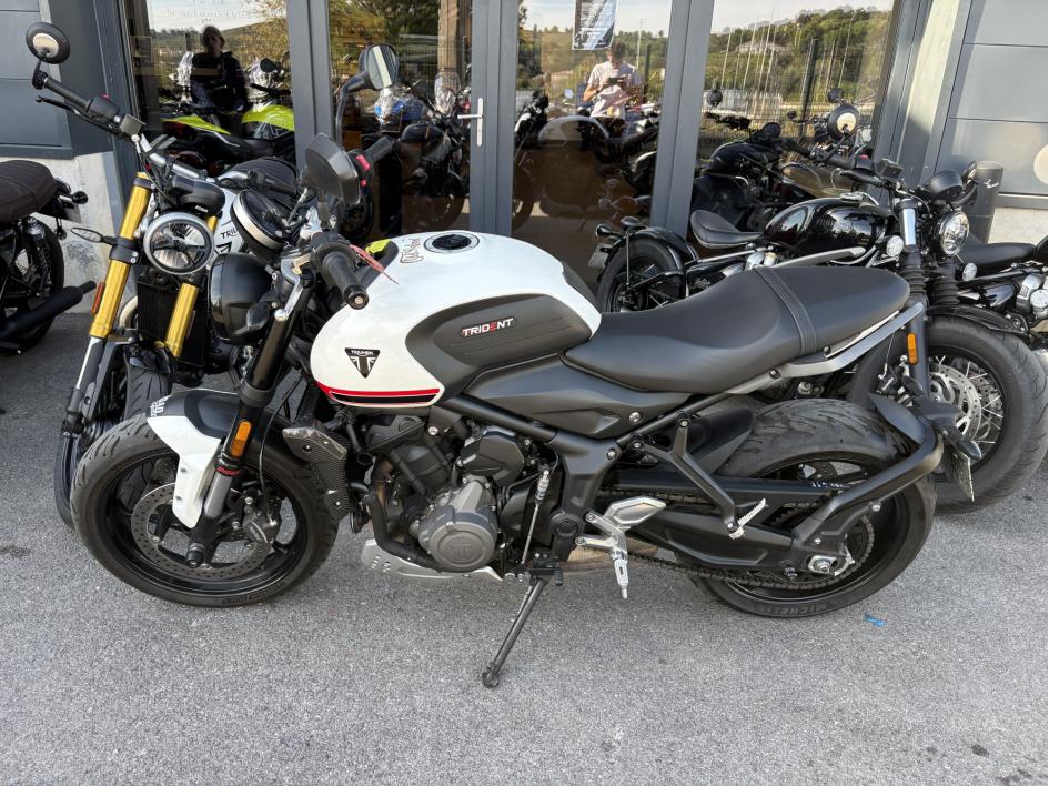 TRIUMPH TRIDENT 660