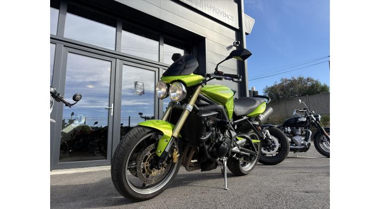 TRIUMPH STREET TRIPLE 675